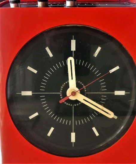 EUROPHON H10 İTALYAN MALI 1968 YIL ÜRETİMİ RADYO SAAT KIRMIZI RENK PİLLİ DUVAR İÇİN TASARLANMIŞ